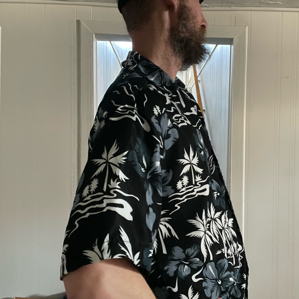 Men's Black and Gray Hawaiian Shirt - Picture 3 of 4